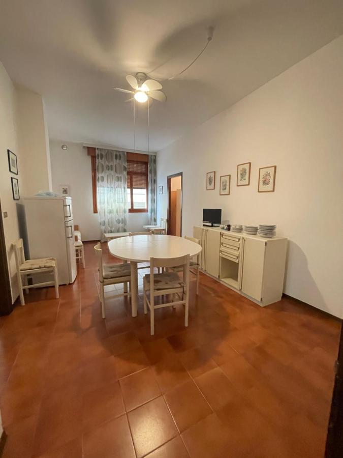 Condominio Union -Walterigato Apartments- Solo Per Famiglie- ลิโดดิเยโซโล ภายนอก รูปภาพ